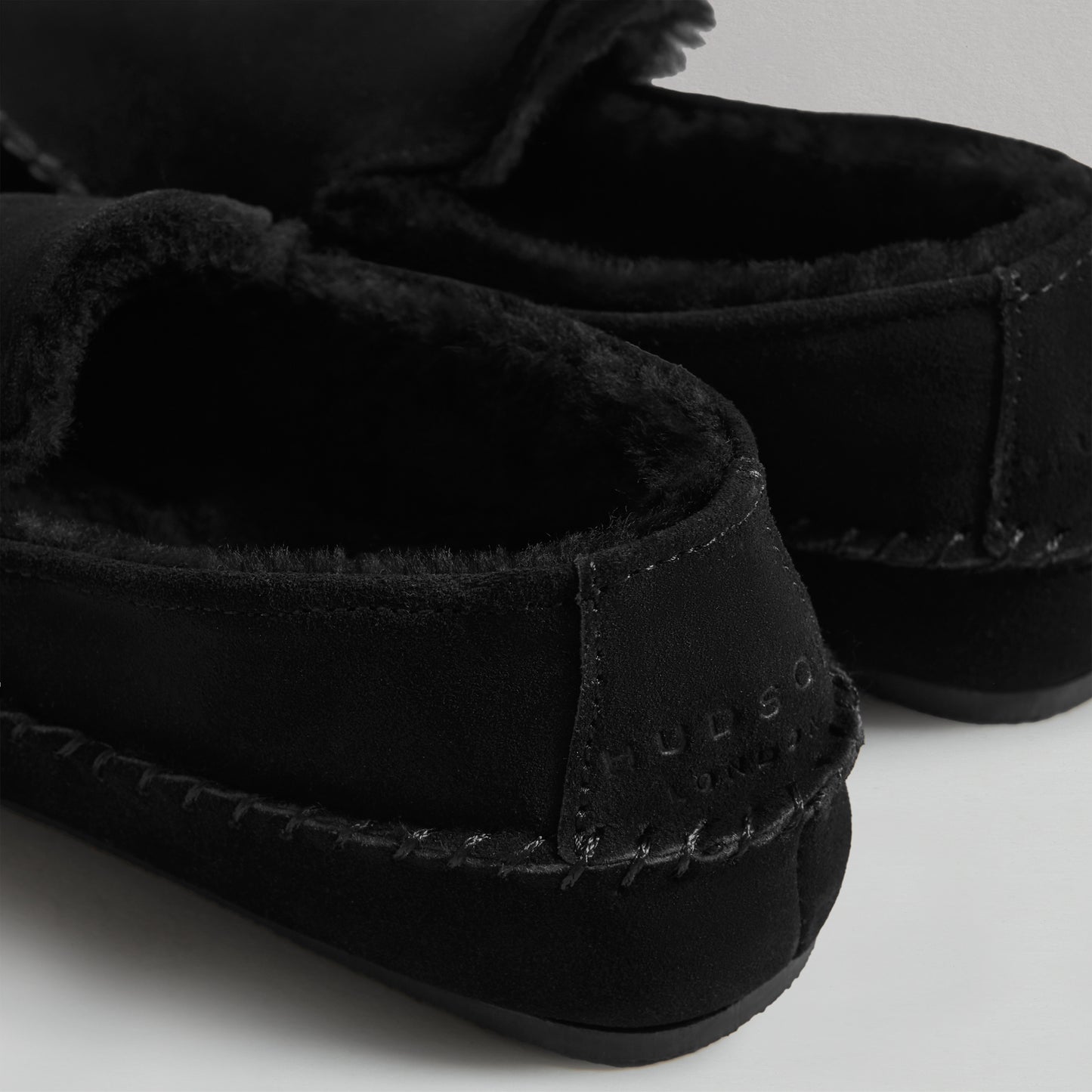 ARDEN SUEDE BLACK SLIPPER