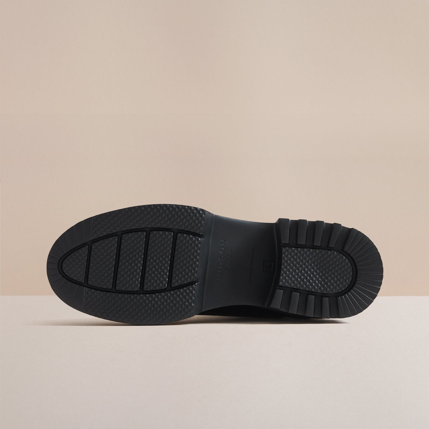 AMBER BLACK LEATHER ZIP BOOT