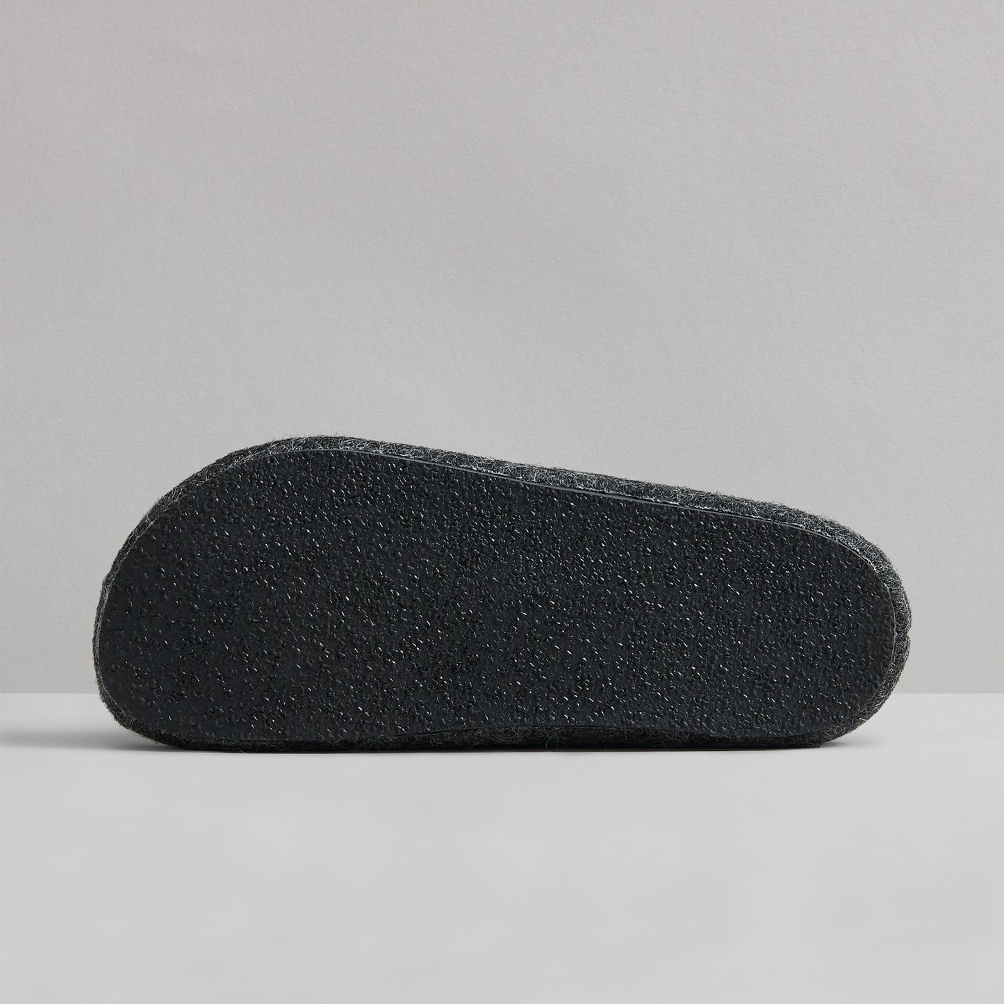 CLAY WOOL FELT BLACK SLIPPER