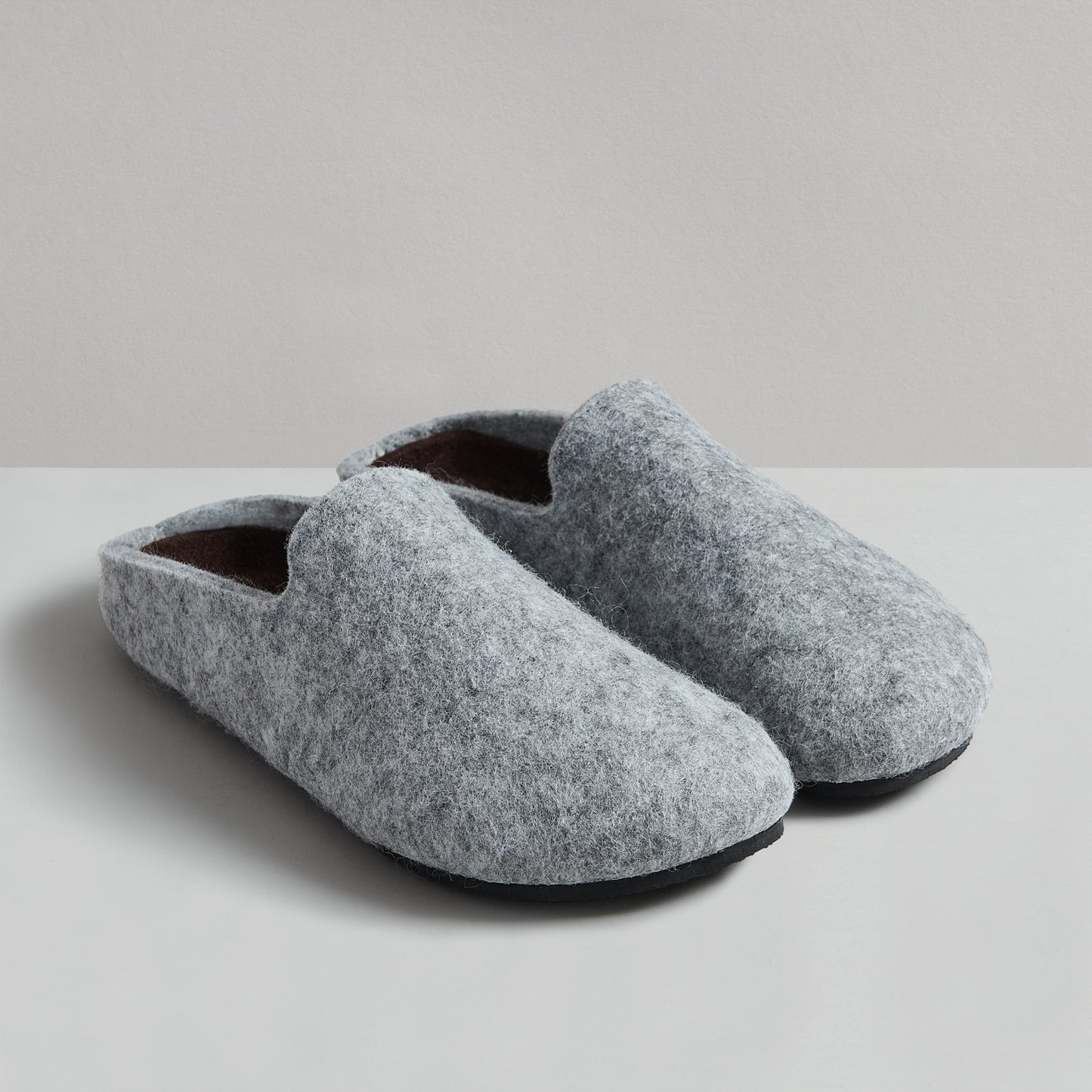 CLAY WOOL FELT LIGHT GREY SLIPPER