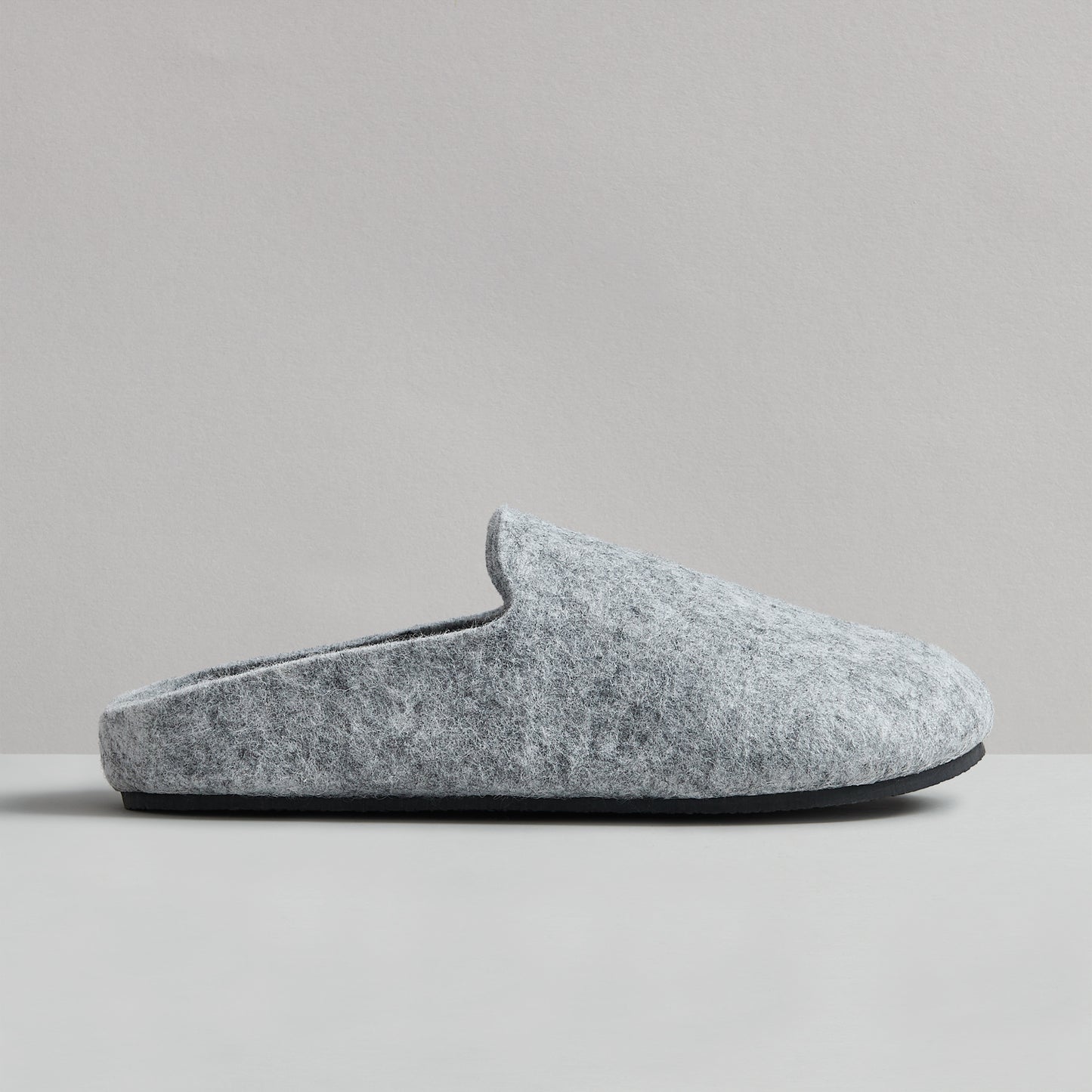 CLAY WOOL FELT LIGHT GREY SLIPPER