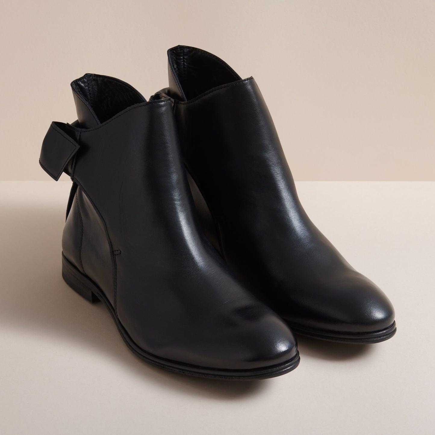 ETTY BLACK CHELSEA BOOT