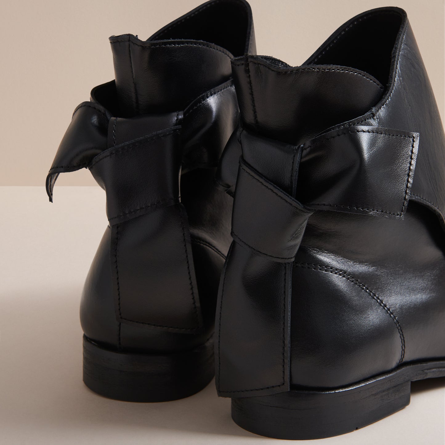 ETTY BLACK CHELSEA BOOT