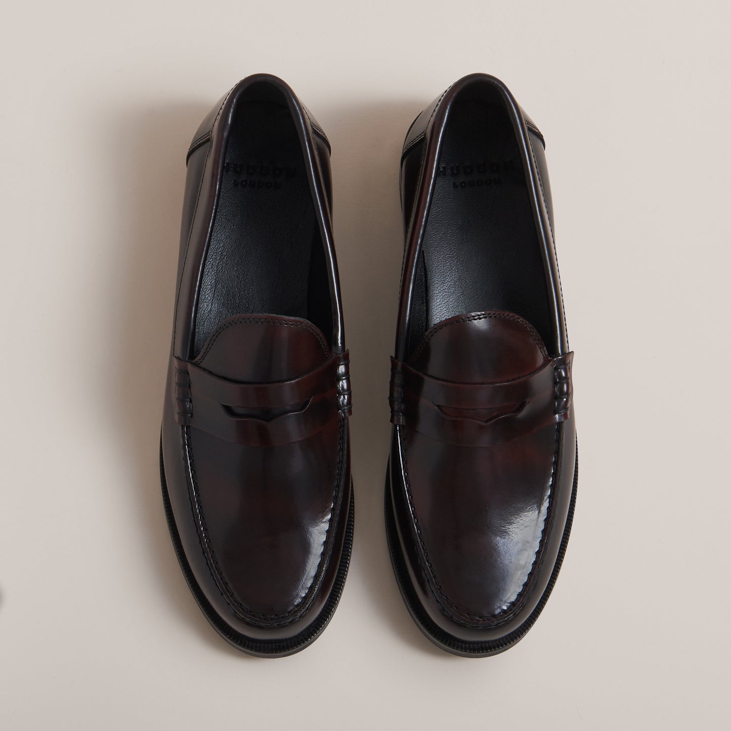 LIZZIE POLIDO BORDO LOAFER