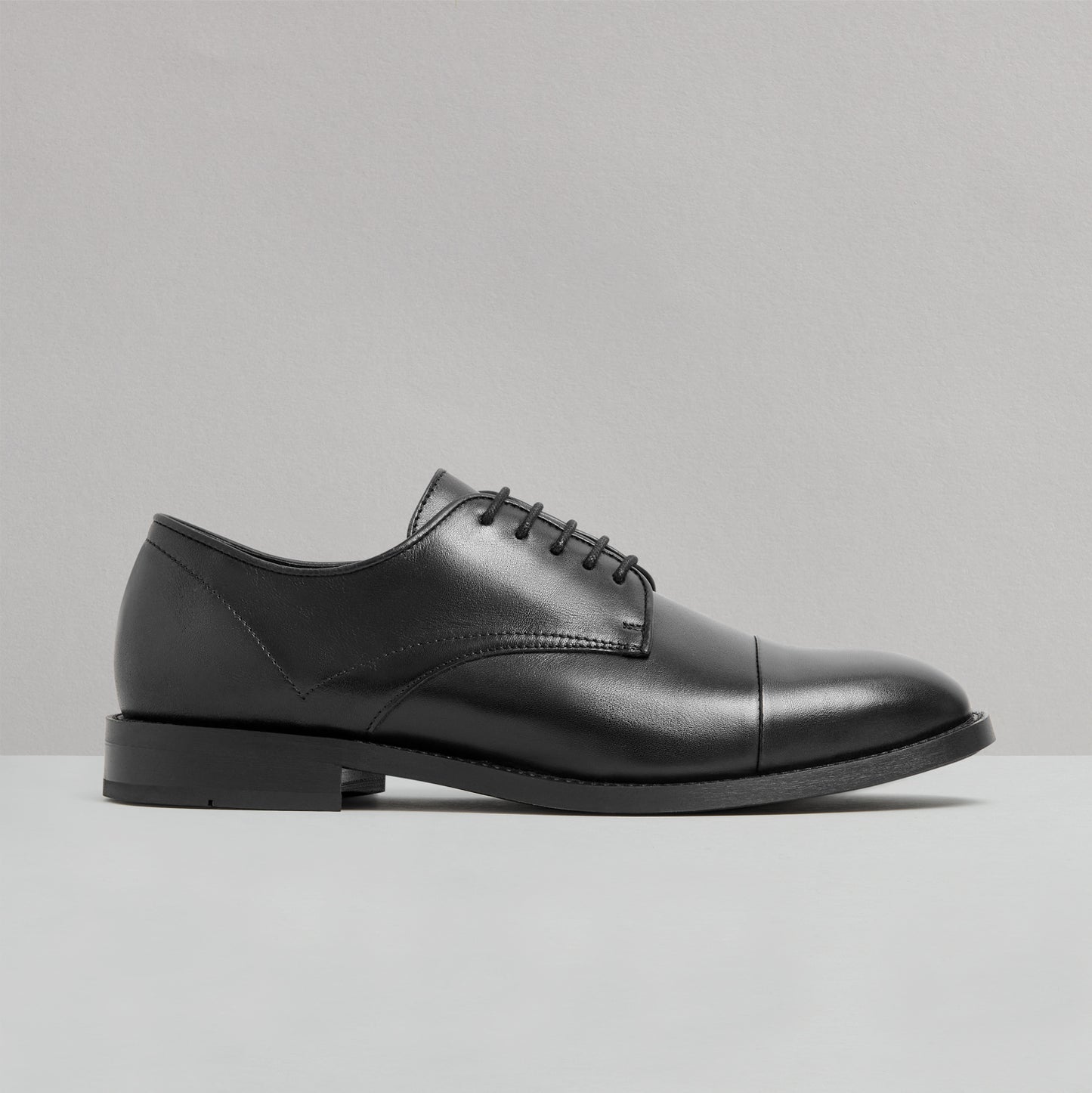 PORTMAN BLACK LEATHER DERBY
